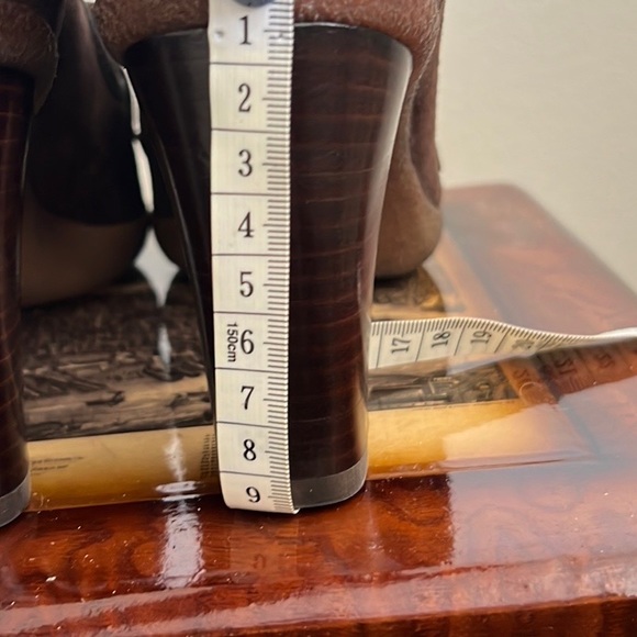 Stuart Weitzman shoes women Size 9M brown color - Picture 8 of 9